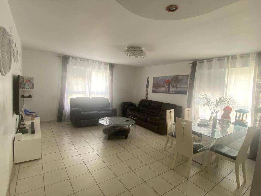 Apartamento דופלקס משפחתי בשכונת מנחם בגין Ramla Exterior foto